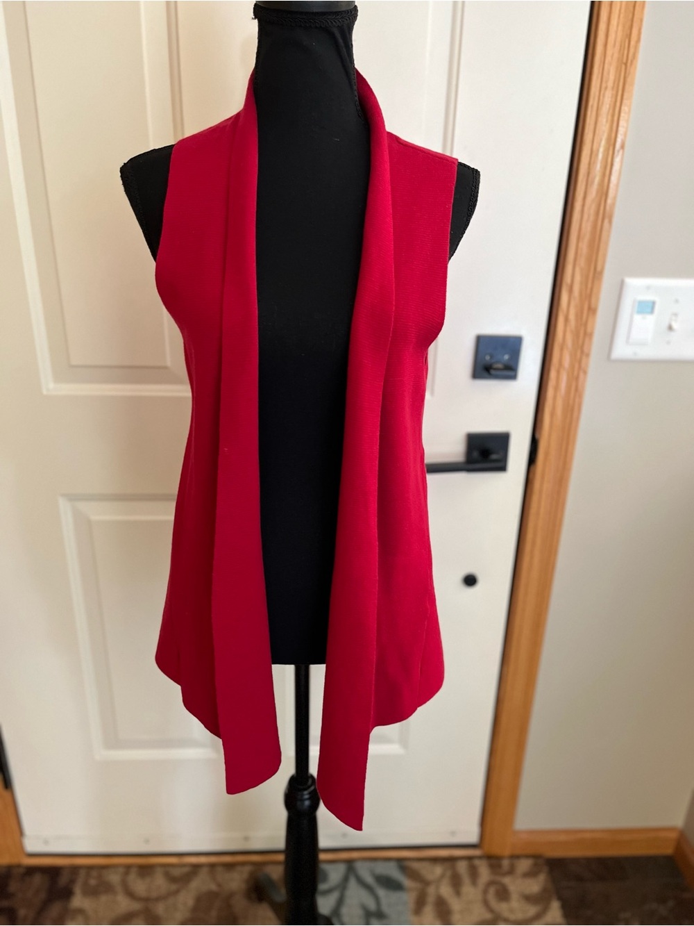 Women’s Chico’s red cotton open front cardigan sweater vest. Size 1- medium